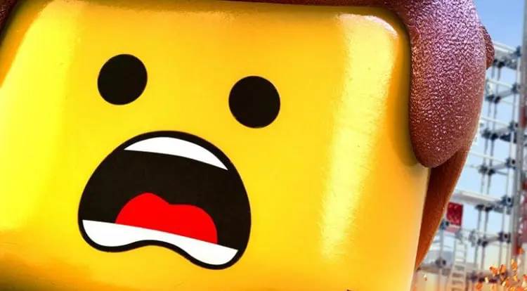 LEGO Builder Creates Stunning Replica of Parents' House as Christmas Gift