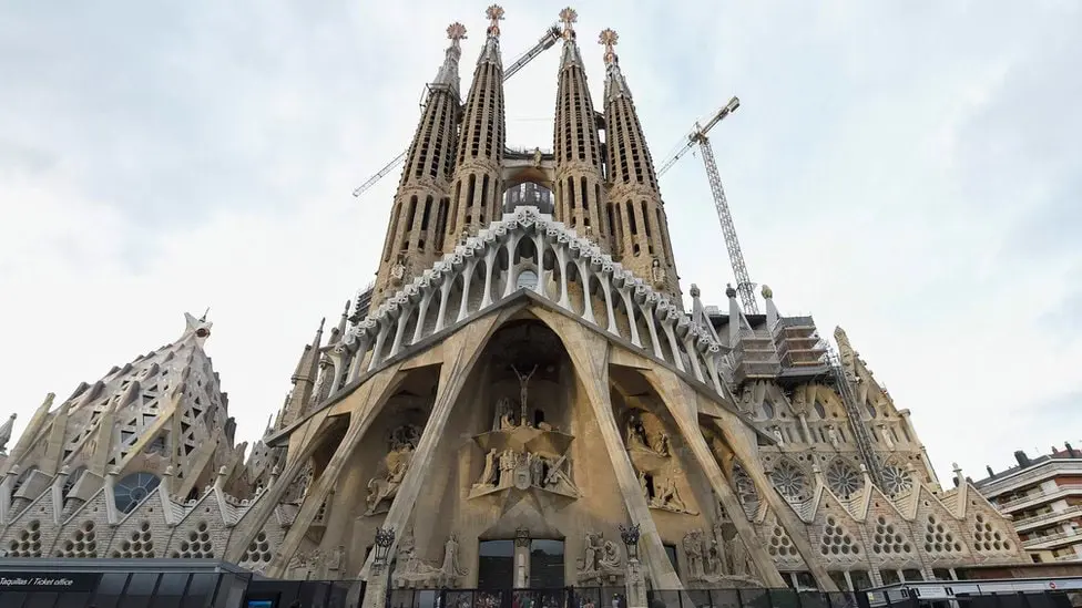 Leaked: LEGO Sagrada Família Could Be the Biggest Set Ever Made at 12,060 Pieces